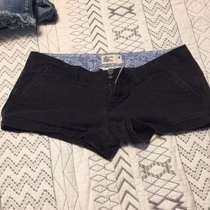 black a&e shorts